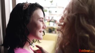 Pasivo 18videoz - Sara Rich - Milana - College cheerleaders threesome TrannySmuts