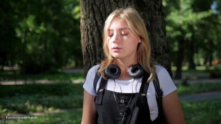 Nudes Sweet Polina Is Smoking 120mm Cork Cigarettes In The Park Thief