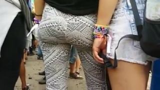 Aussie wow white bubble butt!! in designer leggings jiggling!! CumSluts