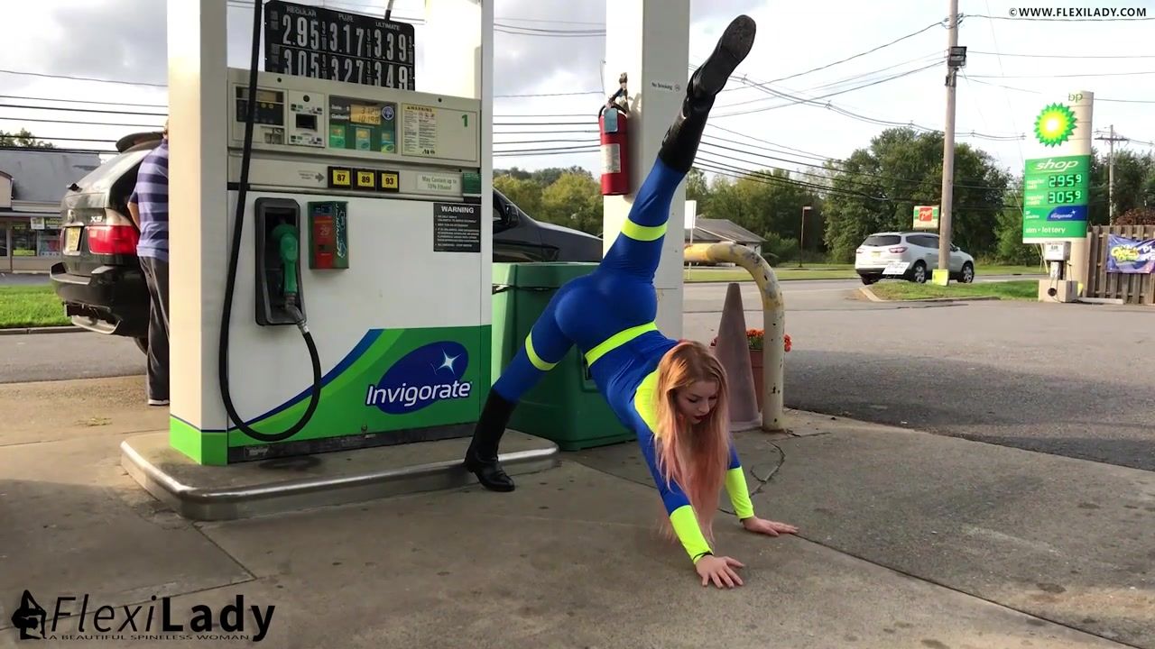 Fapdu Short Flexible Break At The Gas Station - Watch4Fetish Hairy Sexy - 1