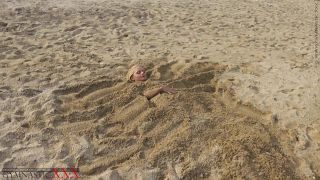 HollywoodGossip Flexible Games In The Sand - Watch4Fetish Masseur