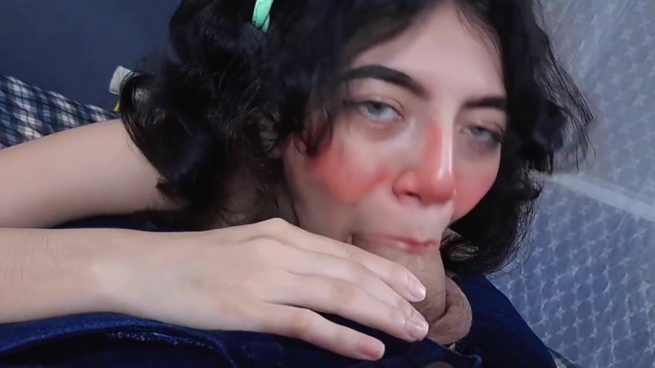 Teenager Italian Cute Girl Gives Homemade Blowjob - Close Up Pattaya