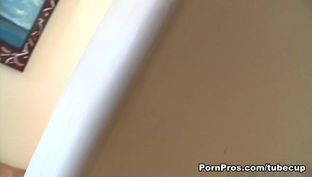 HellPorno Jennifer White in A Little Extra Lotion On Jennifer's Face! - PornPros Video Dick Sucking