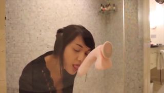TubeMales Girl plays with her dildo in the shower Blow