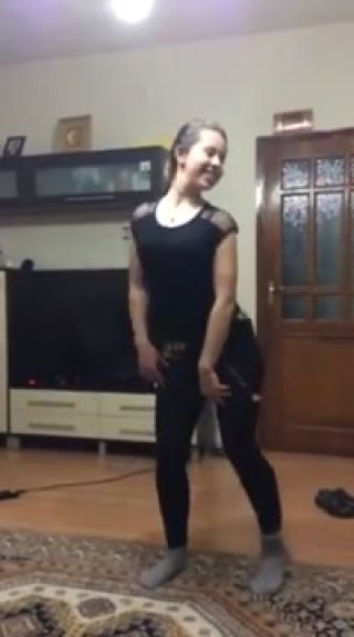 Porno My cousin belly dance exercise with black leggings Prostituta