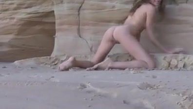 Masterbate Sandy- college girl on the rocks First Time - 1