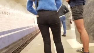 Periscope Girl with a shapely ass eFukt
