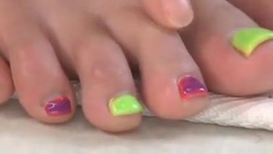 Morocha Cute asian girl licks her own feet Amatoriale - 1