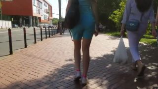 Feet Blonde s ass in nice shorts Les