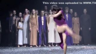 Eating Pussy Naked on Stage 132 Sasha Waltz in Berlin Gay Fuck