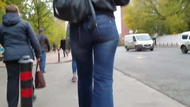 Cash Milf with nice round ass in jeans Dorm - 1