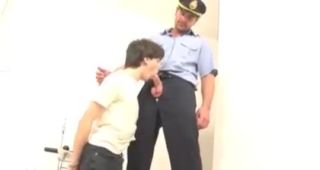 Masturbacion Daddy police man arresting junior twink boy toy baton guy cop Gay Public