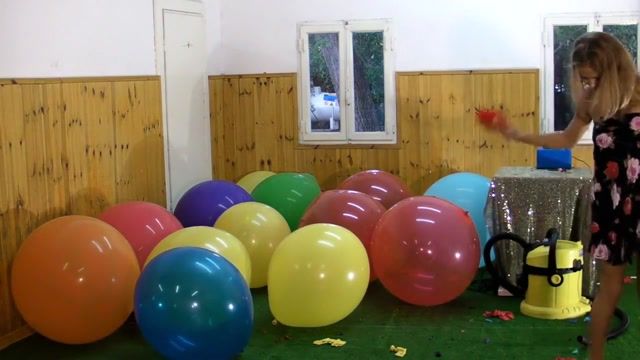 Older Italoon - Irisha heel-popping many balloons Diamond Foxxx