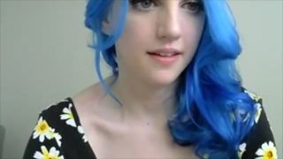 GrannyCinema Blue haired girl in flowers plays with tits...