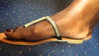 Calle Ultra Close-Up of Beautiful Ebony Feet on the Train Zoig