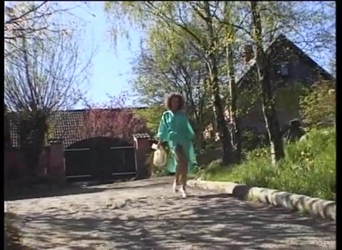 FetLife Danish girl playing in the garden - Trine VLC Media Player - 1