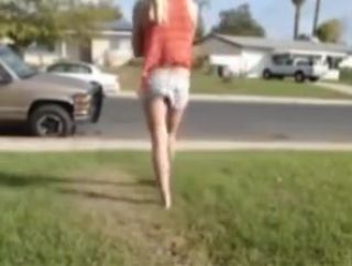 ZBPorn Girl masturbating in front yard and is caught Camera