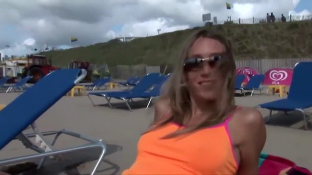 Free Amature Salope abordée sur la plage se fait baiser par un lascar Dick Sucking