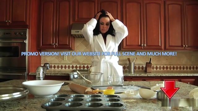Alexis Texas Clean The House In Your Bikini While I Ogle Porn Star