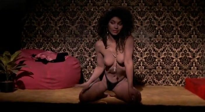 Kiss Kelly Preston,Amber Lynn,Vanity in 52 Pick-Up (1986) Hot Chicks Fucking