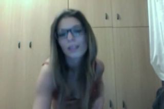Girl Stripping in front of a web camera Follada