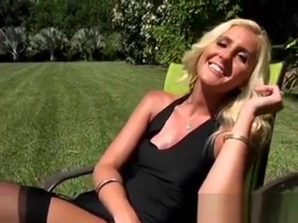 Ex Gf Blondie Mckenzi Reynolds Flashes Her Pussy To Gardener Gaypawn