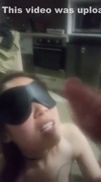Pareja Asian wife drinking cum from a glass Qwebec