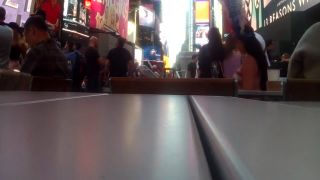 Shemales TOPLESS GIRL GETS BODYPAINTED IN PUBLIC IN NEW YORK BEFORE TAKING PICTURES JockerTube