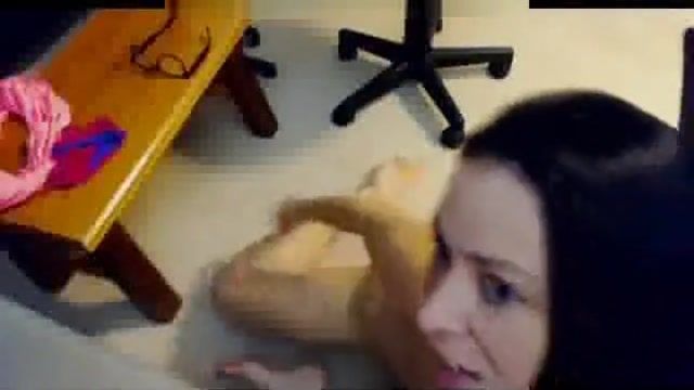 Creamy Busty MILF With Glasses Dildoing On The Floor RulerTube