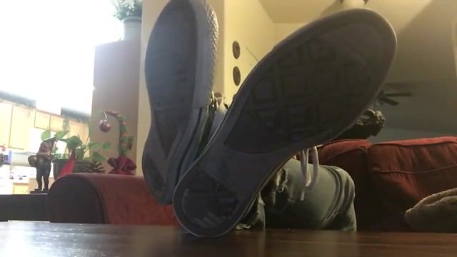 Lolicon Smell my feet bitch soles watching tv VideosZ - 1