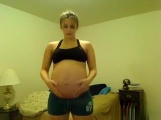 Siririca Pregnant Girl Does A Striptease In Her Room Scatrina