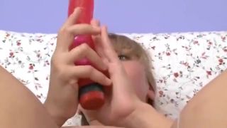 Pussyfucking Fervent Teenie Is Gaping Soft Snatch In Close Up And Cumming GayMaleTube