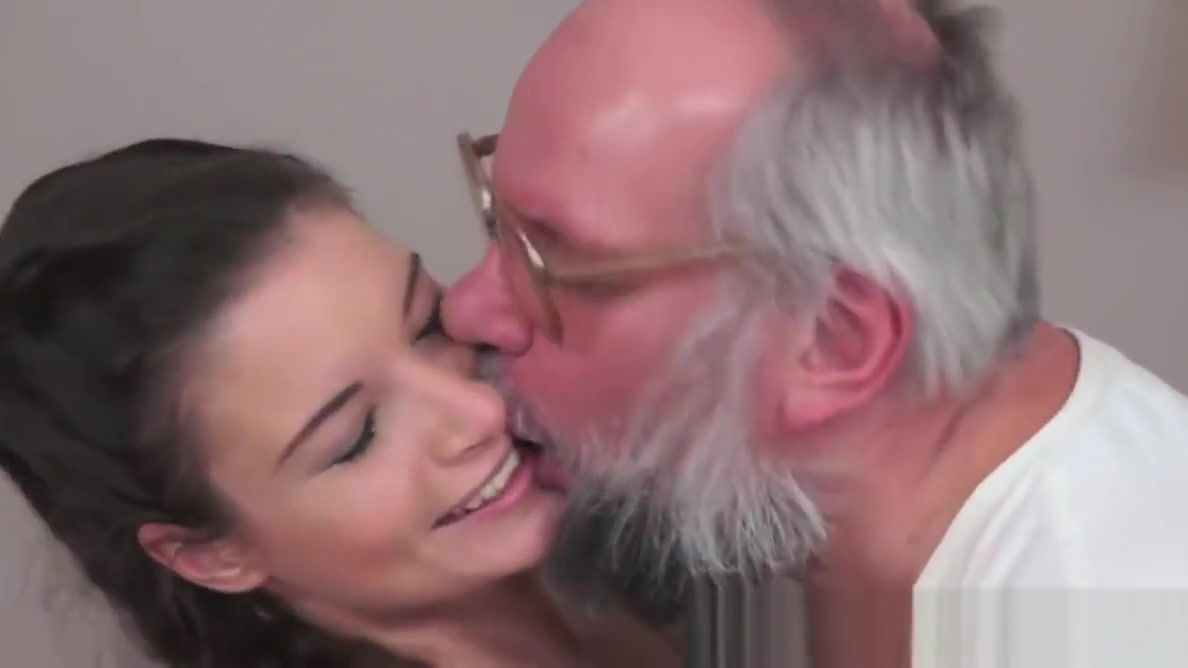 Chunky Anita Bellini Loves grandpa Cock Dick Sucking Porn - 1