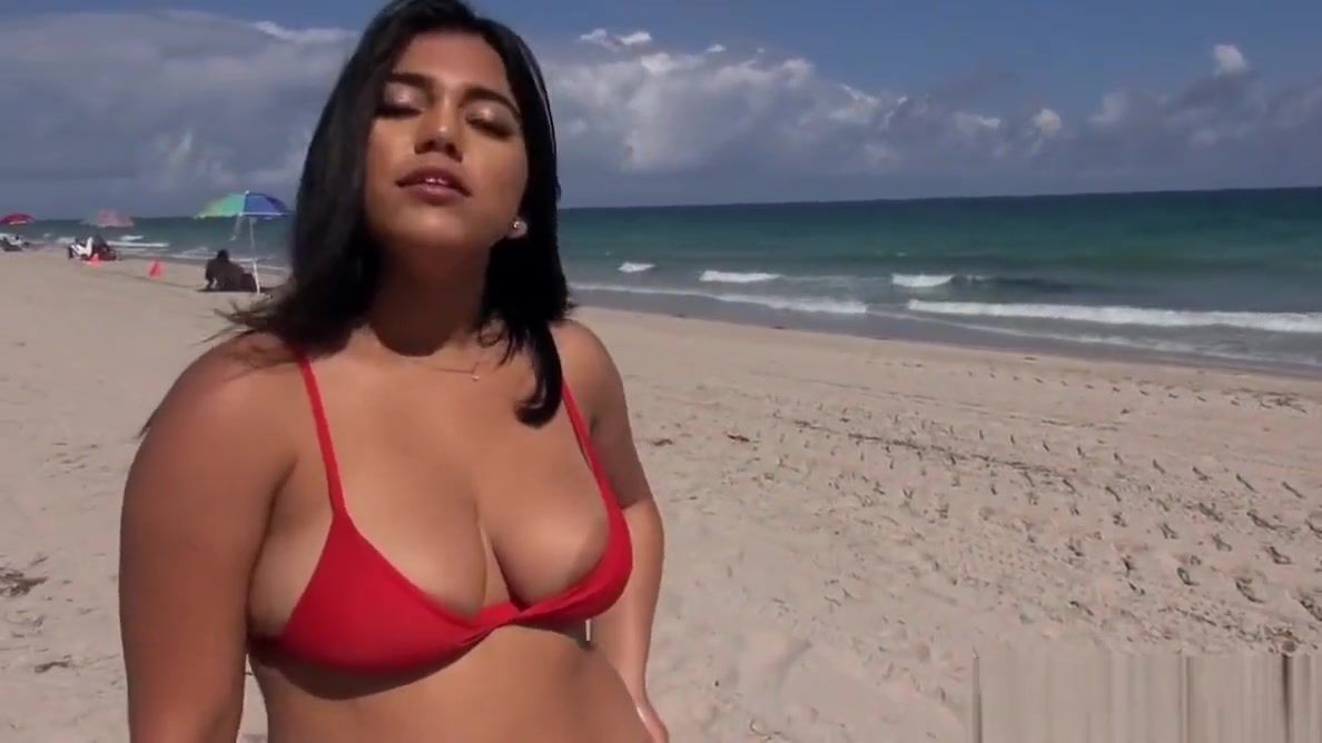 Porra Thick and slutty latina picked up on a beach Twistys