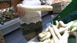 Teenage Girl Porn Violet Starr Flashes in supermarket gets caught SnBabes