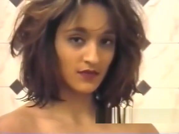 Morena Punjabi Bhabhi From UK Shower With Hairy Pussy Amature - 1