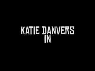 Italiano Katie Danver in Attic Wars Sentando