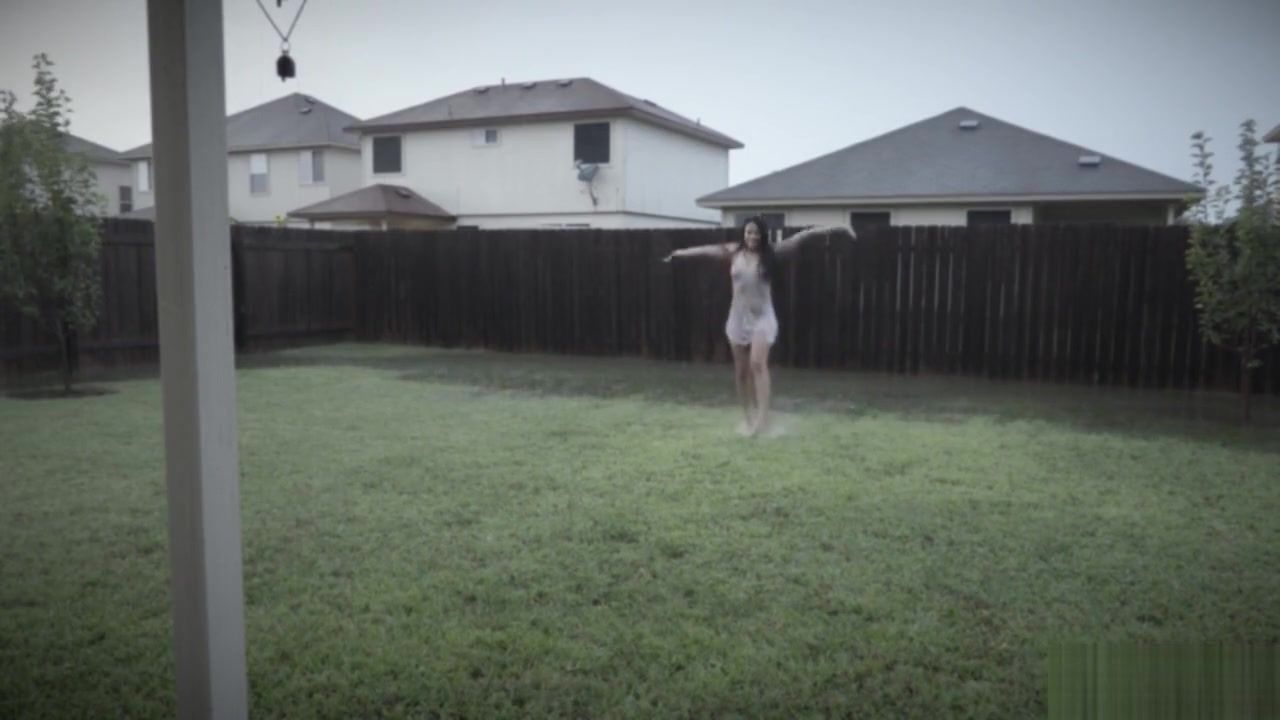 Shavedpussy Romantic sex under the rain in Texas (the neighbors saw us) Clothed Sex - 1