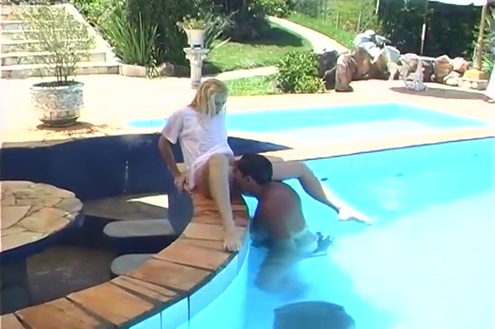 Glam Horny Bitch Analized By The Pool 3DXChat - 1