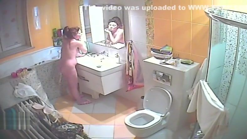 Alone Wife taking a shower Leaked - 1