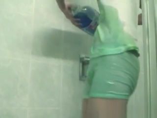 Facial Pouring soda all over herself in the shower Teenies