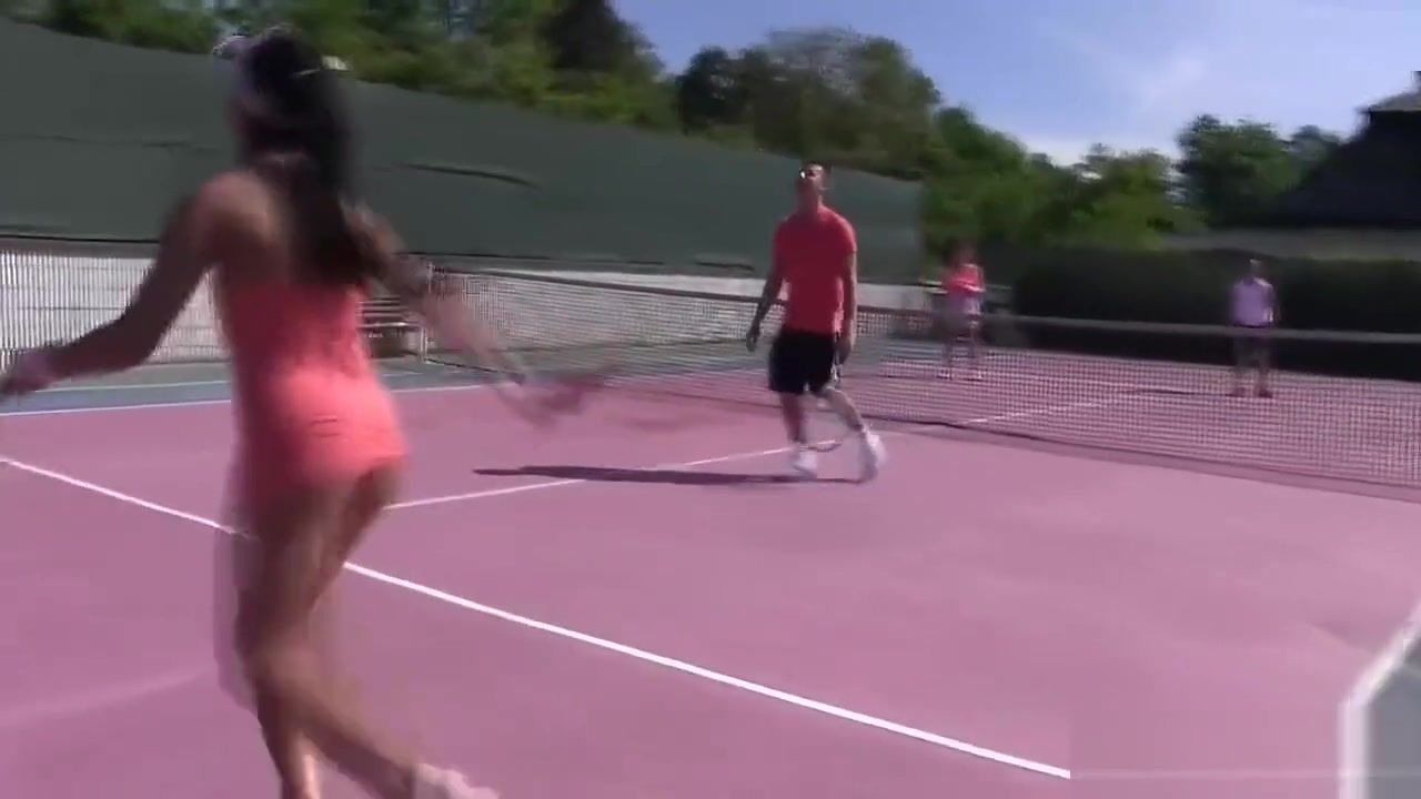Mamando Foursome on the Tennis Court Tanned