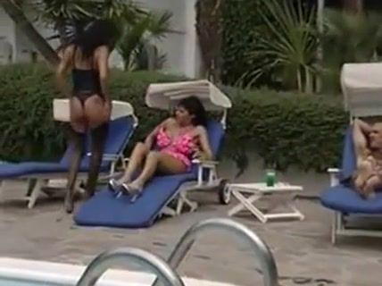 Leggings Italian Ladies at the Pool Milf Sex