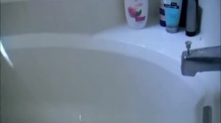 Amateur Porno Sexy teen in the shower Blowjob