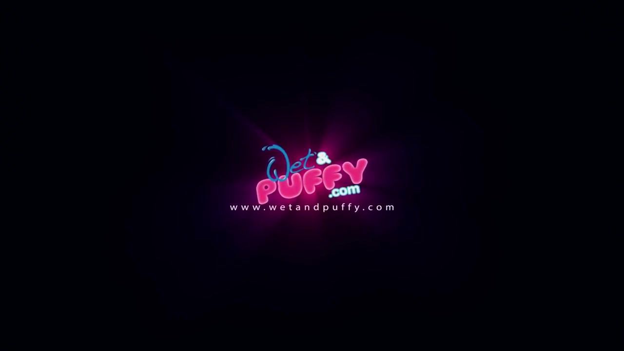 Sarah Vandella WetAndPuffy - Pussy Play Debut Diamond Foxxx